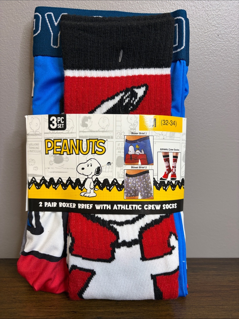 Peanuts Men's 3-Pack Boxer Briefs & Crew Socks NWT Size M